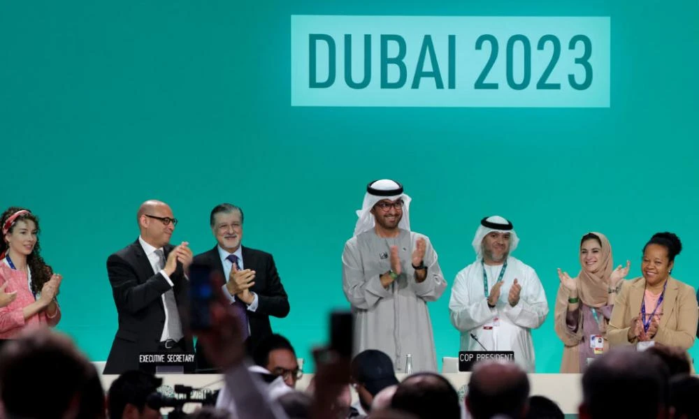 COP28: Οι χώρες όλου του κόσμου ενέκριναν ιστορική συμφωνία για τα ορυκτά καύσιμα